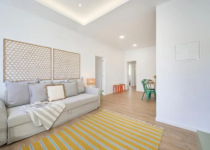 Ocean Deluxe W Ac, By Timecooler Apartment